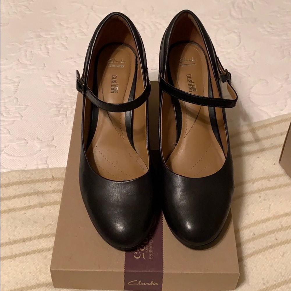 Clark’s black pumps size 11